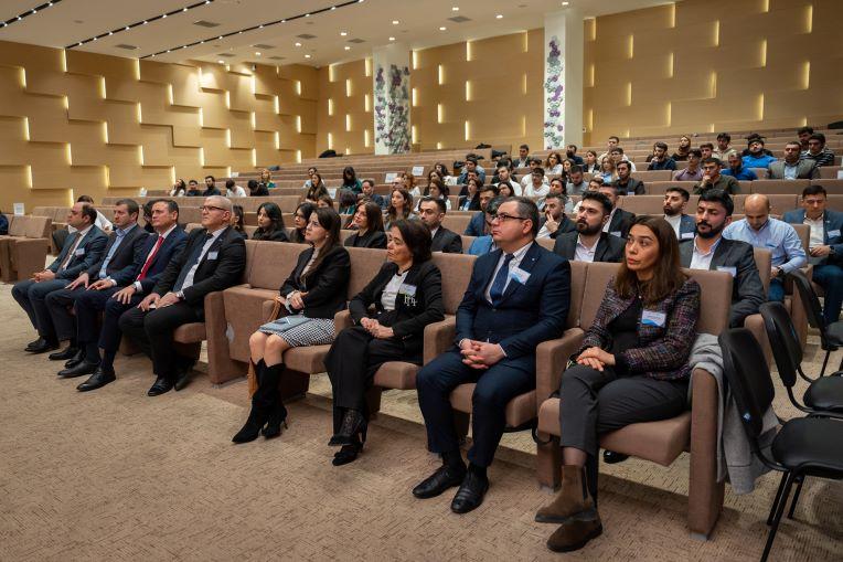 synergia-academy-and-fmg-together-with-azerbaijan-technical-university-and-azerbaijan-university-of-architecture-and-construction-presented-a-new-programme-aimed-at-supporting-career-development-of-young-people-8